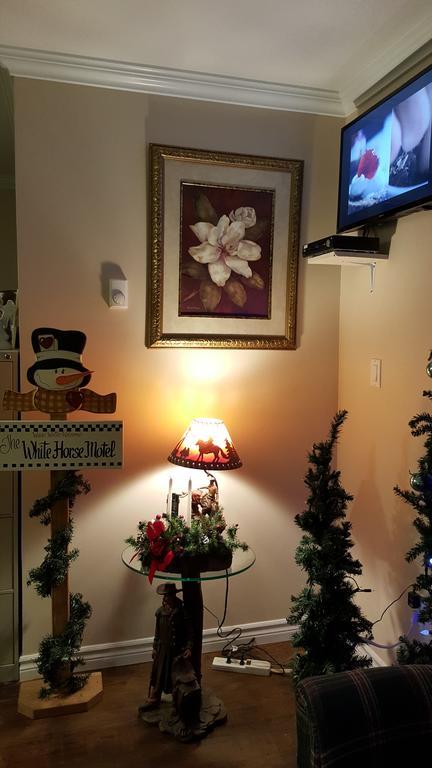 The White Horse Motel คอร์นวอลล์ ภายนอก รูปภาพ
