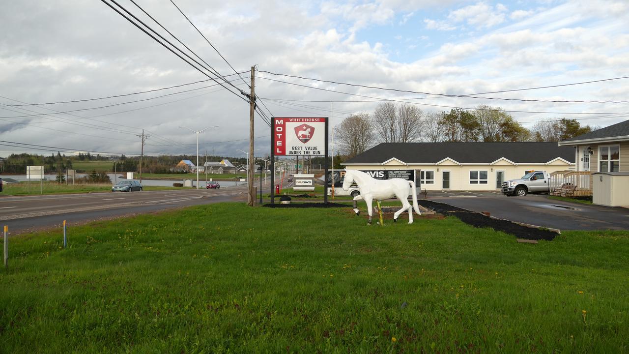 The White Horse Motel คอร์นวอลล์ ภายนอก รูปภาพ
