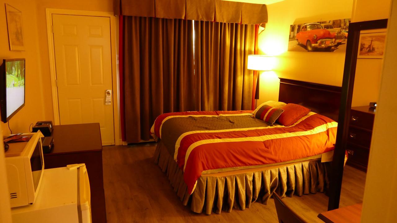 The White Horse Motel คอร์นวอลล์ ภายนอก รูปภาพ
