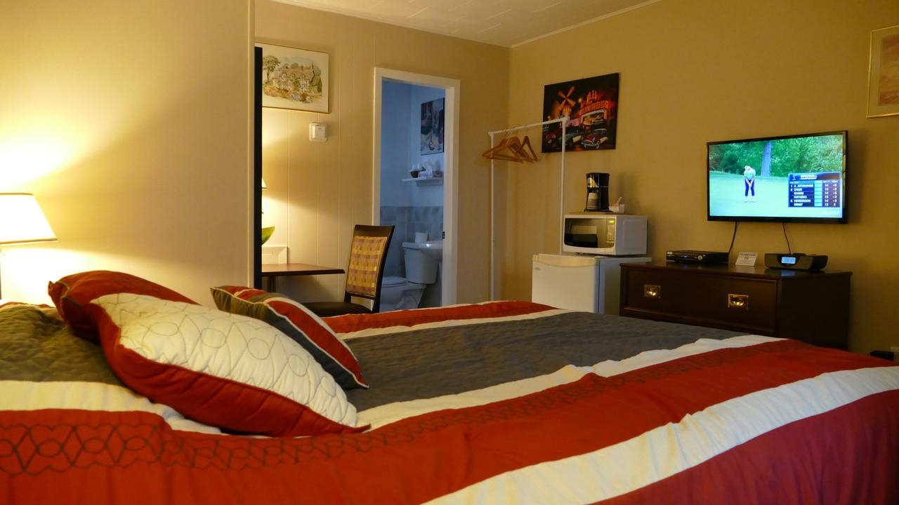 The White Horse Motel คอร์นวอลล์ ภายนอก รูปภาพ