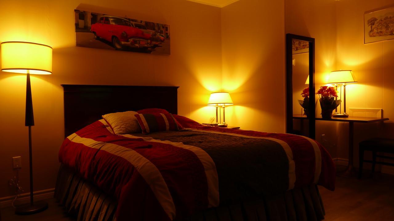 The White Horse Motel คอร์นวอลล์ ภายนอก รูปภาพ