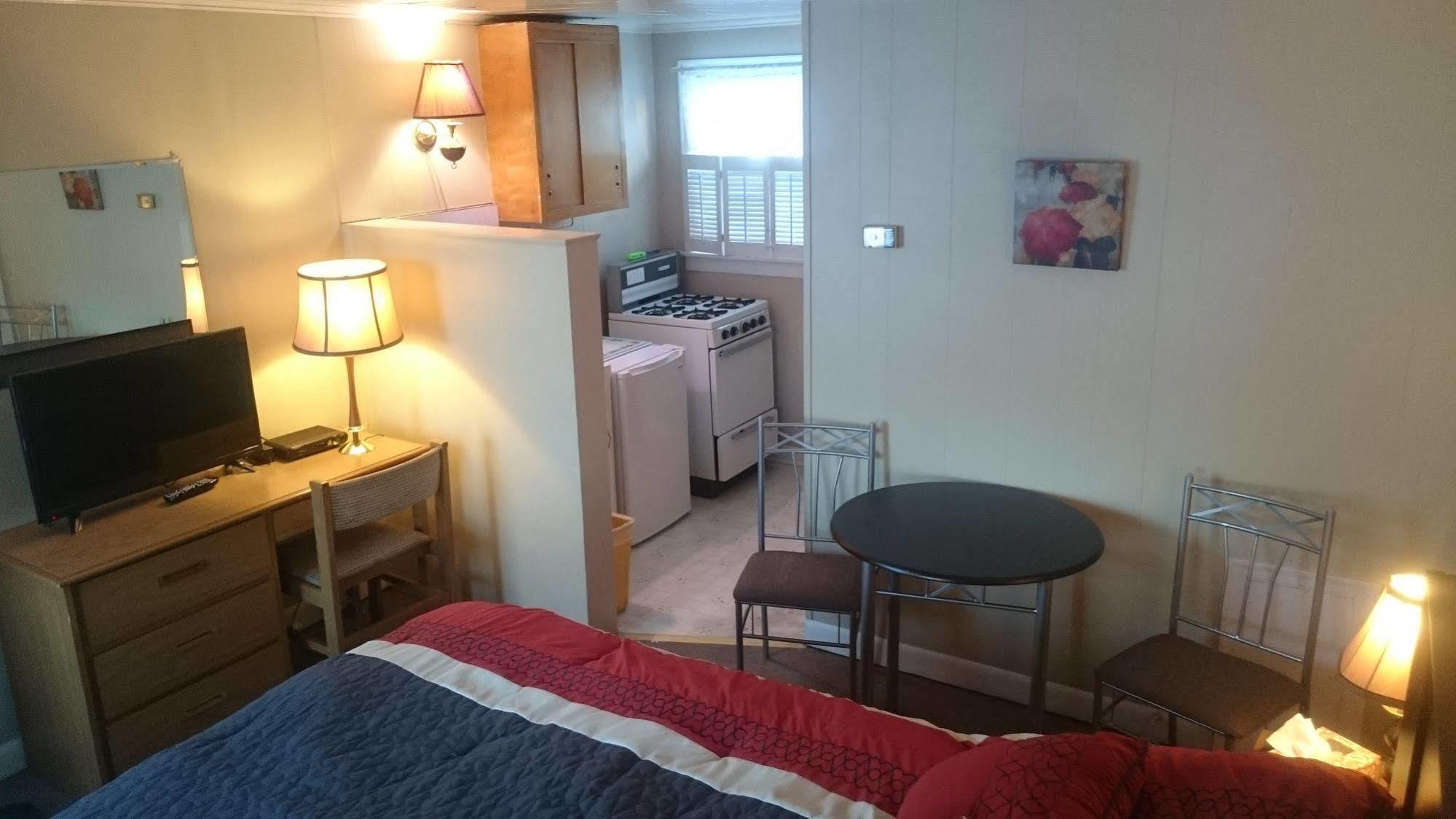 The White Horse Motel คอร์นวอลล์ ภายนอก รูปภาพ